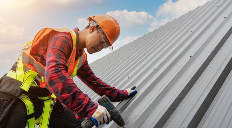 Professional gutter cleaning in New Berlin, WI
